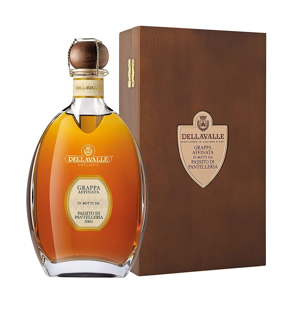 Grappa Affinata in Botti di Passito di Pantelleria